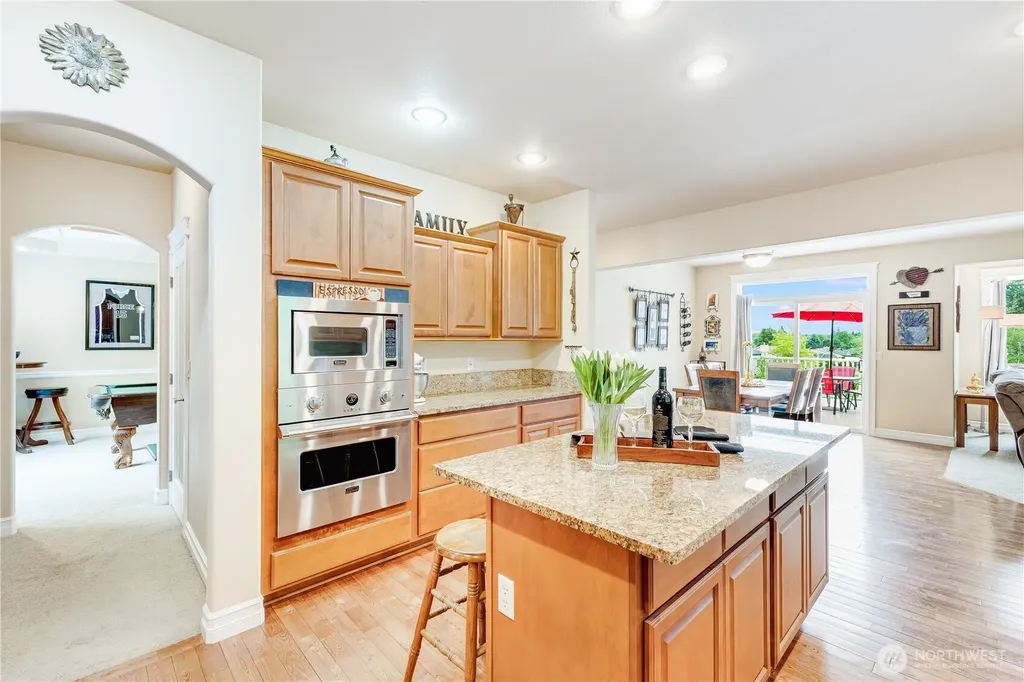 1024 12th Avenue SW Puyallup WA 98371