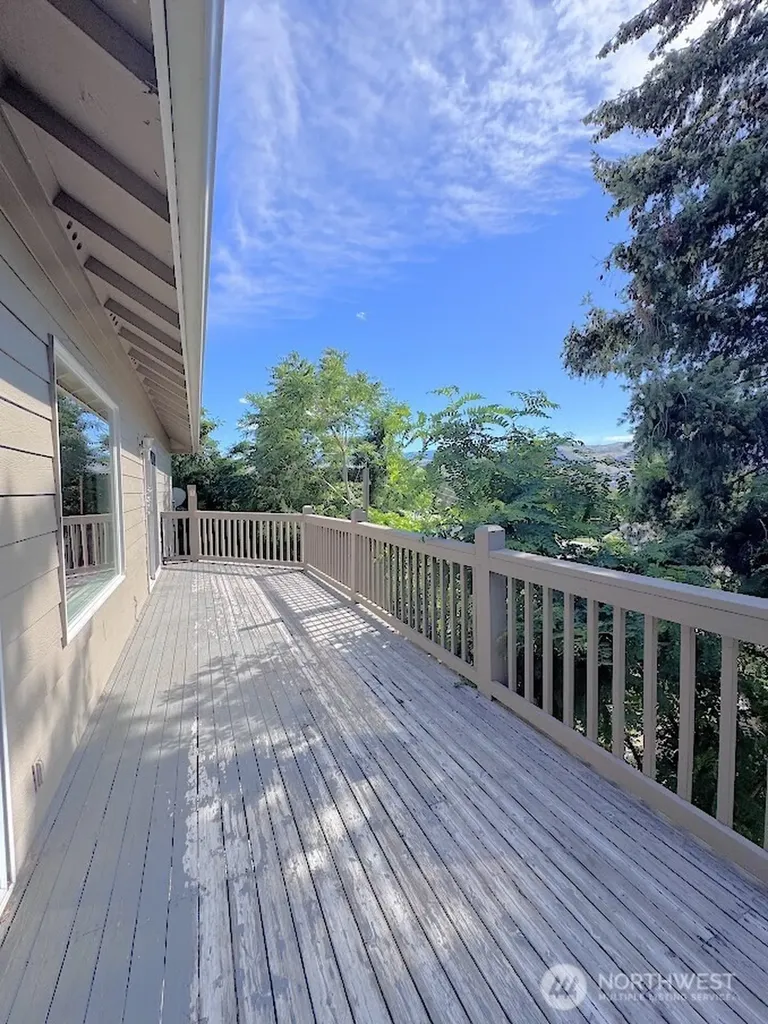 1511 N Anne Avenue East Wenatchee WA 98802