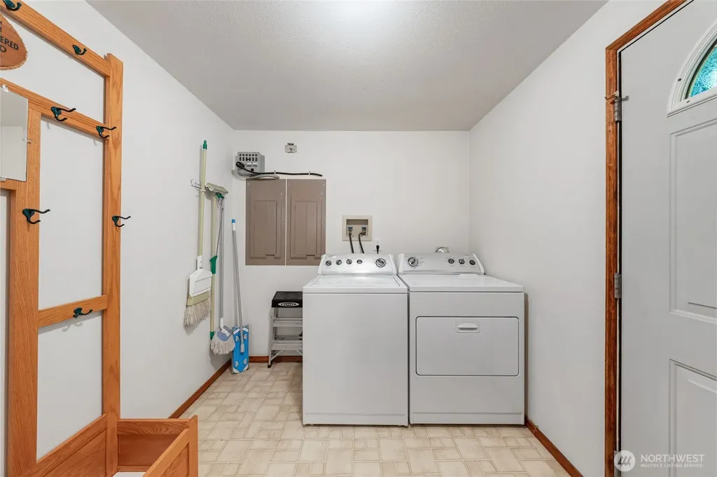 14223 Anatevka Lane SE Olalla WA 98359