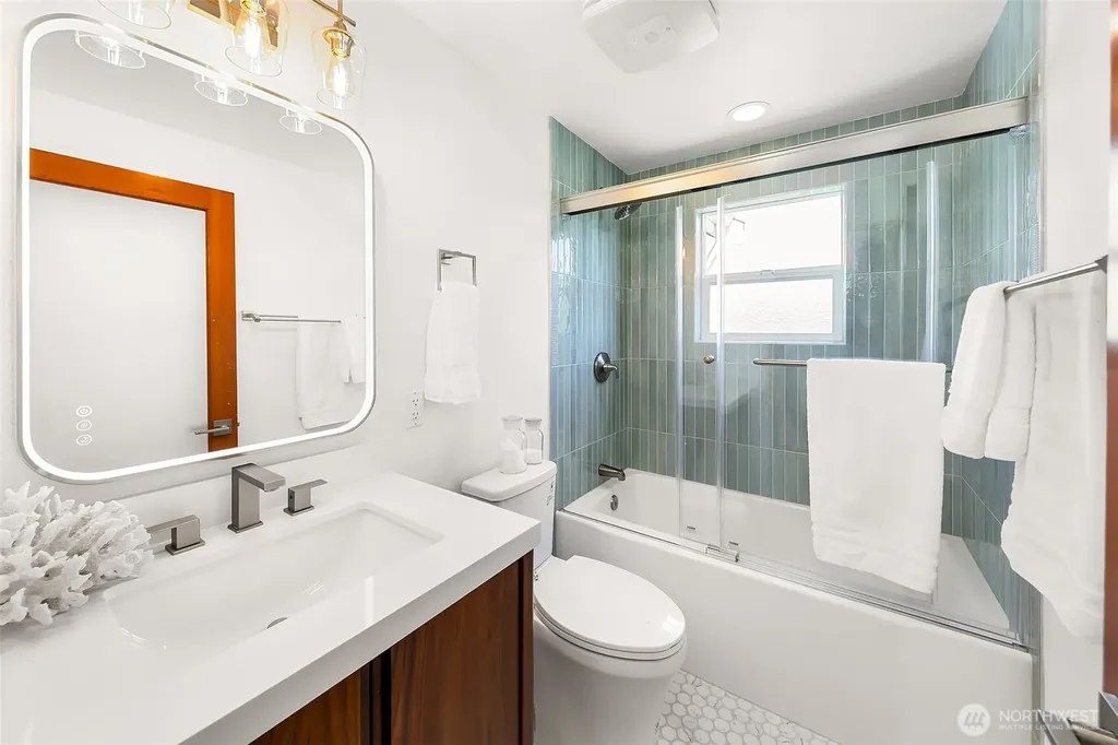 4402 49th Avenue SW Seattle WA 98116
