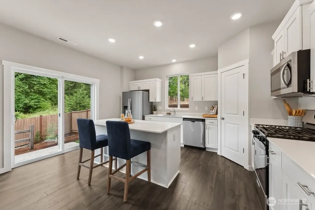 5524 S 328th Street Auburn WA 98001
