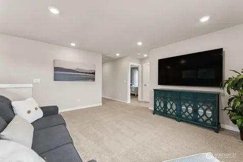 5524 S 328th Street Auburn WA 98001