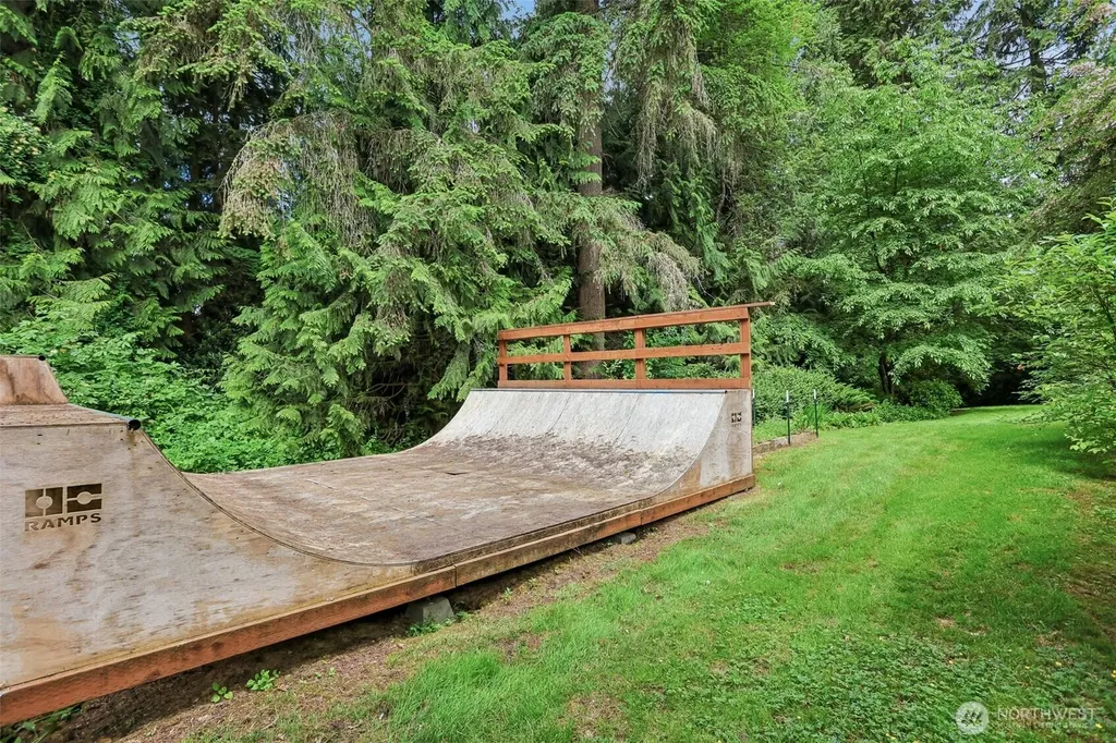 7514 Maltby Road Woodinville WA 98072