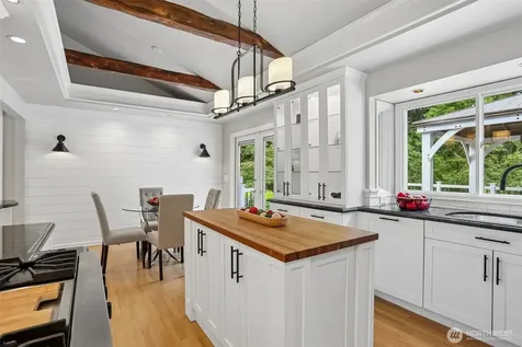 7514 Maltby Road Woodinville WA 98072