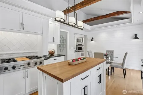 7514 Maltby Road Woodinville WA 98072