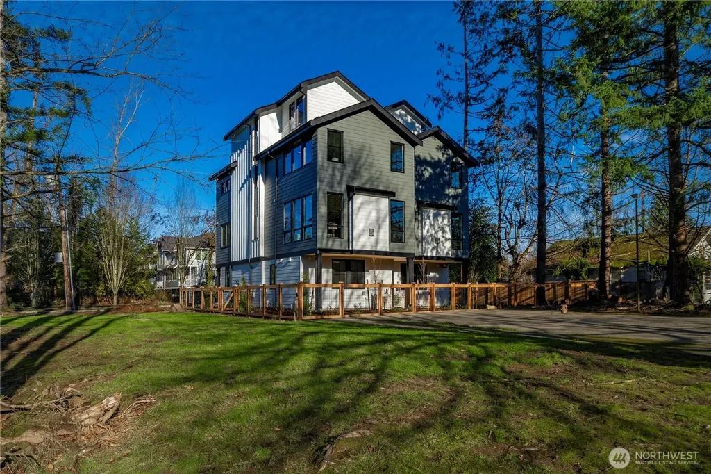 539 NW Juniper Street Issaquah WA 98027