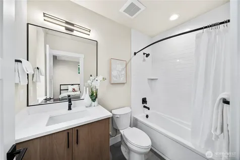 539 NW Juniper Street Issaquah WA 98027