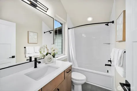 539 NW Juniper Street Issaquah WA 98027