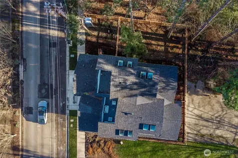 539 NW Juniper Street Issaquah WA 98027