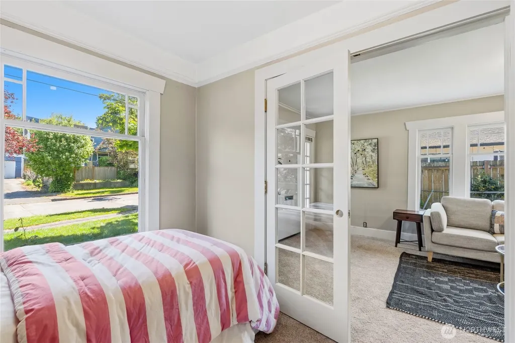 4051 19th Avenue SW Seattle WA 98106