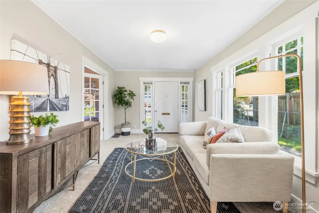 4051 19th Avenue SW Seattle WA 98106