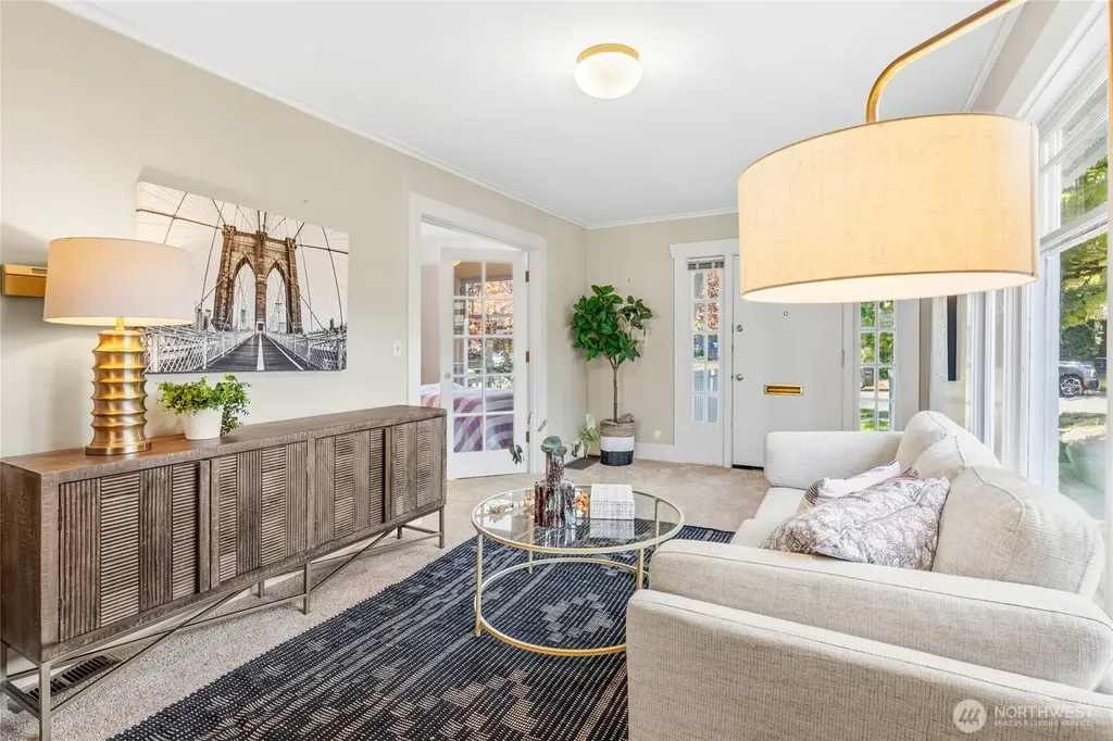 4051 19th Avenue SW Seattle WA 98106