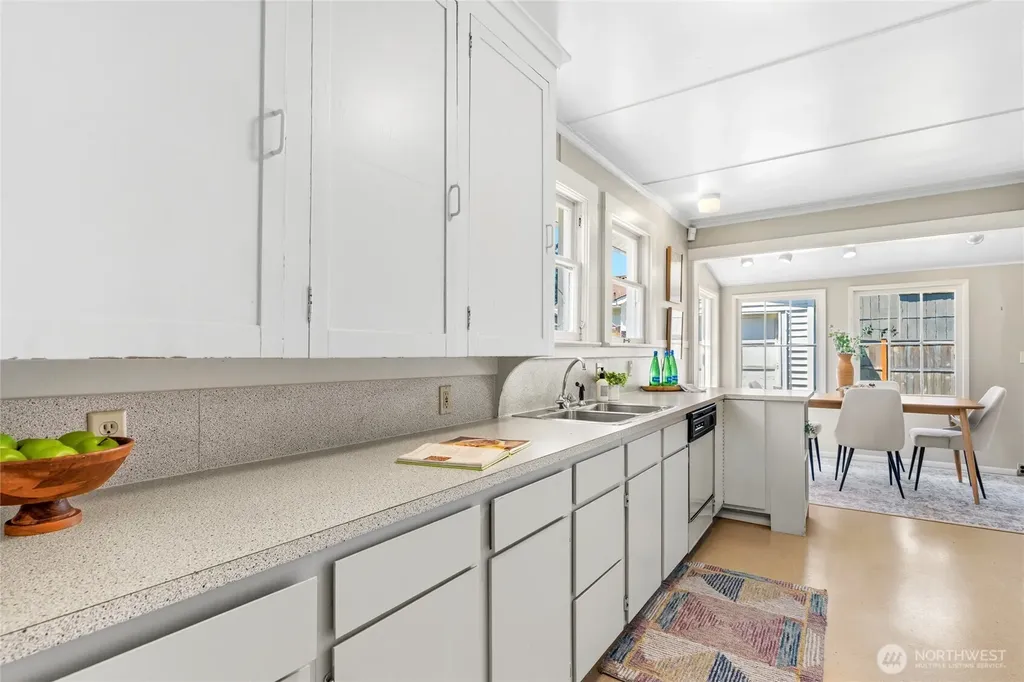 4051 19th Avenue SW Seattle WA 98106