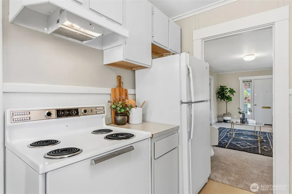 4051 19th Avenue SW Seattle WA 98106