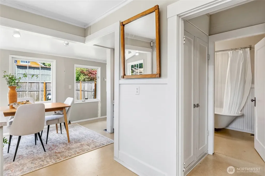 4051 19th Avenue SW Seattle WA 98106
