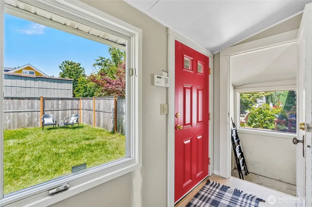 4051 19th Avenue SW Seattle WA 98106