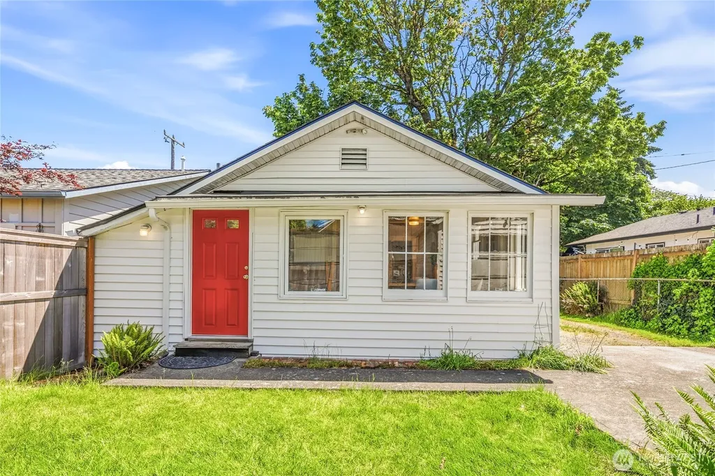 4051 19th Avenue SW Seattle WA 98106