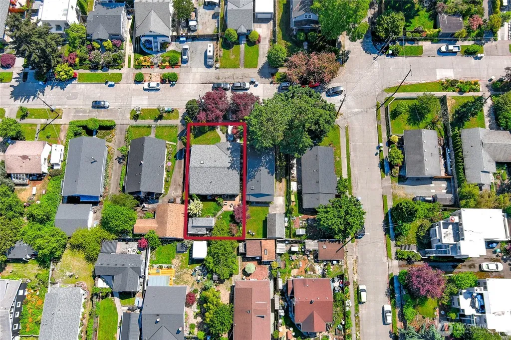 4051 19th Avenue SW Seattle WA 98106