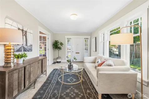4051 19th Avenue SW Seattle WA 98106