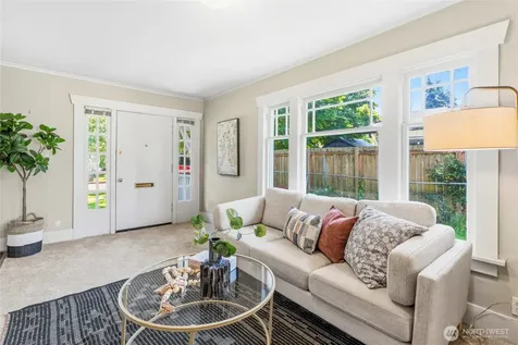 4051 19th Avenue SW Seattle WA 98106