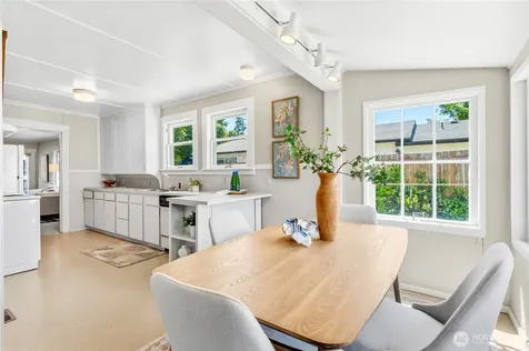 4051 19th Avenue SW Seattle WA 98106
