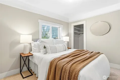 4051 19th Avenue SW Seattle WA 98106