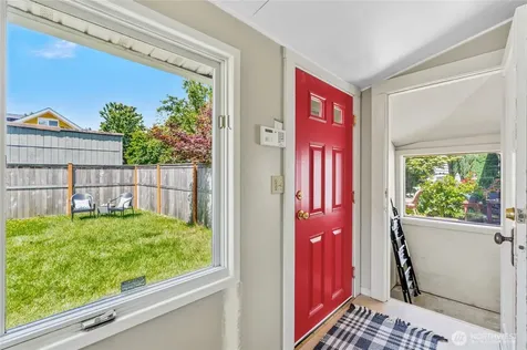 4051 19th Avenue SW Seattle WA 98106