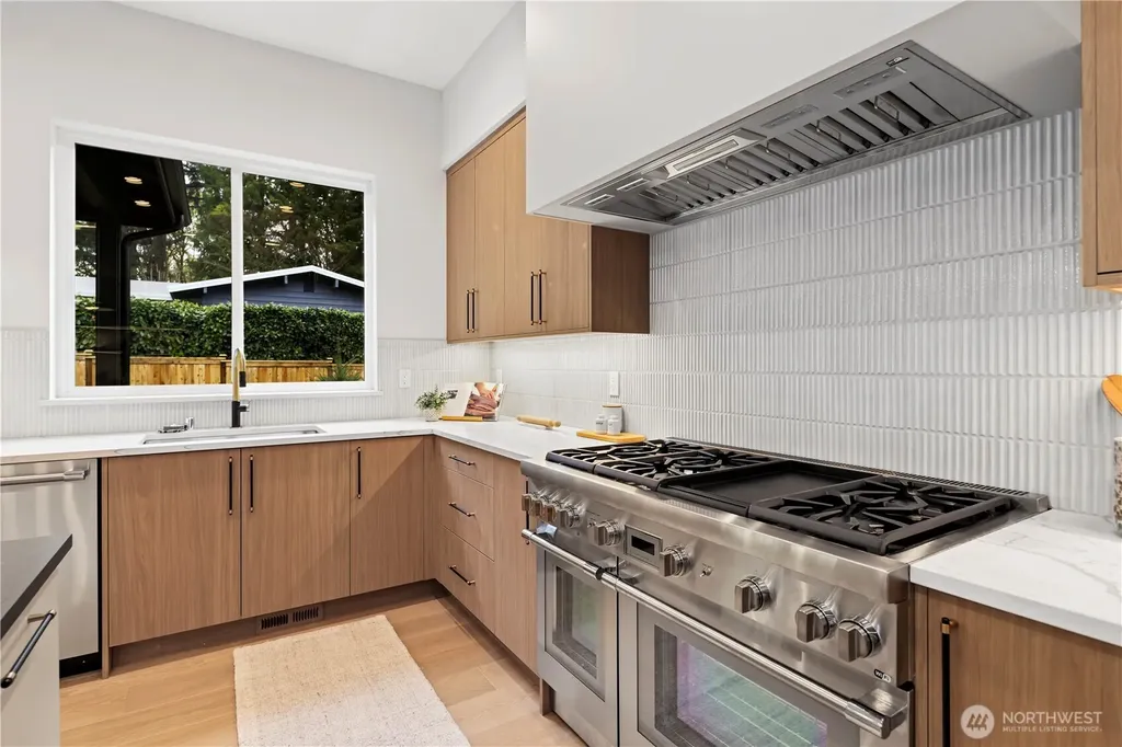 13310 NE 112th Place Redmond WA 98052