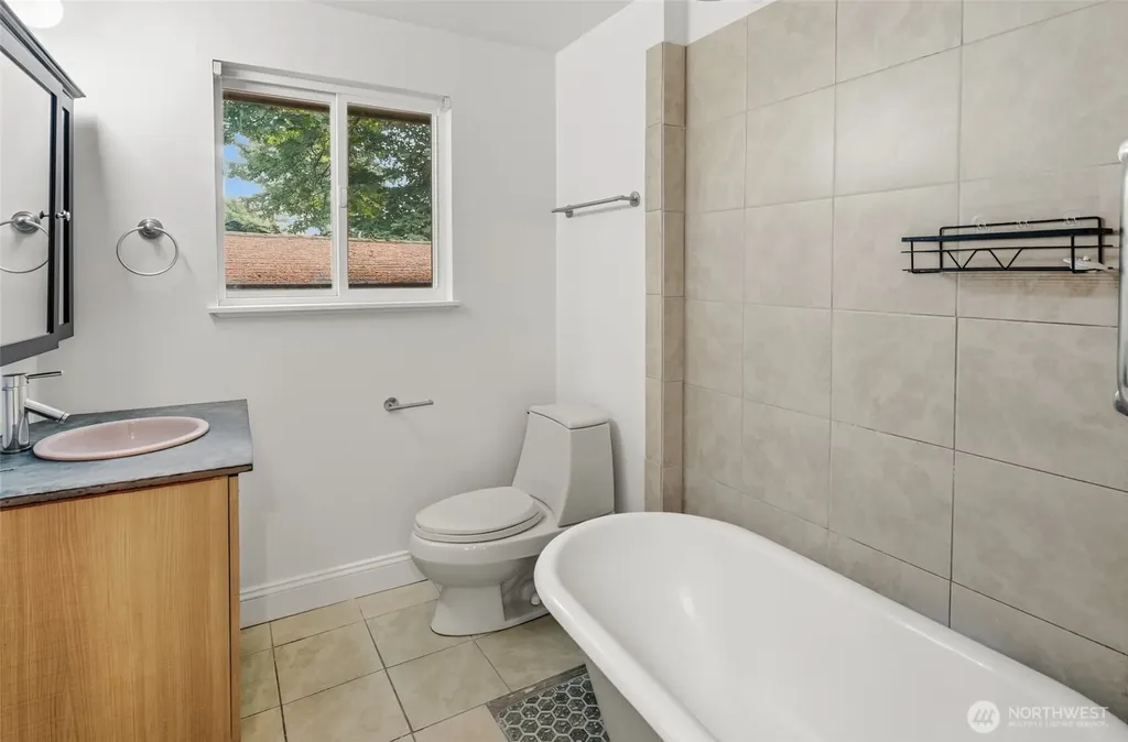 3815 NE 113th Street Seattle WA 98125