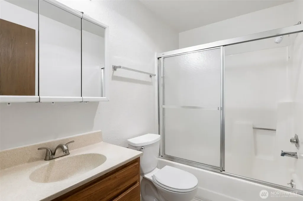 34025 1st Place S Federal Way WA 98003