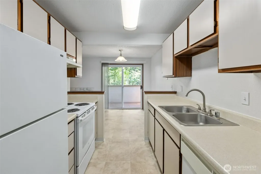 34025 1st Place S Federal Way WA 98003