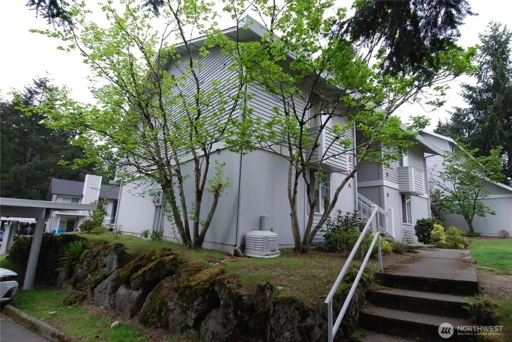 34025 1st Place S Federal Way WA 98003