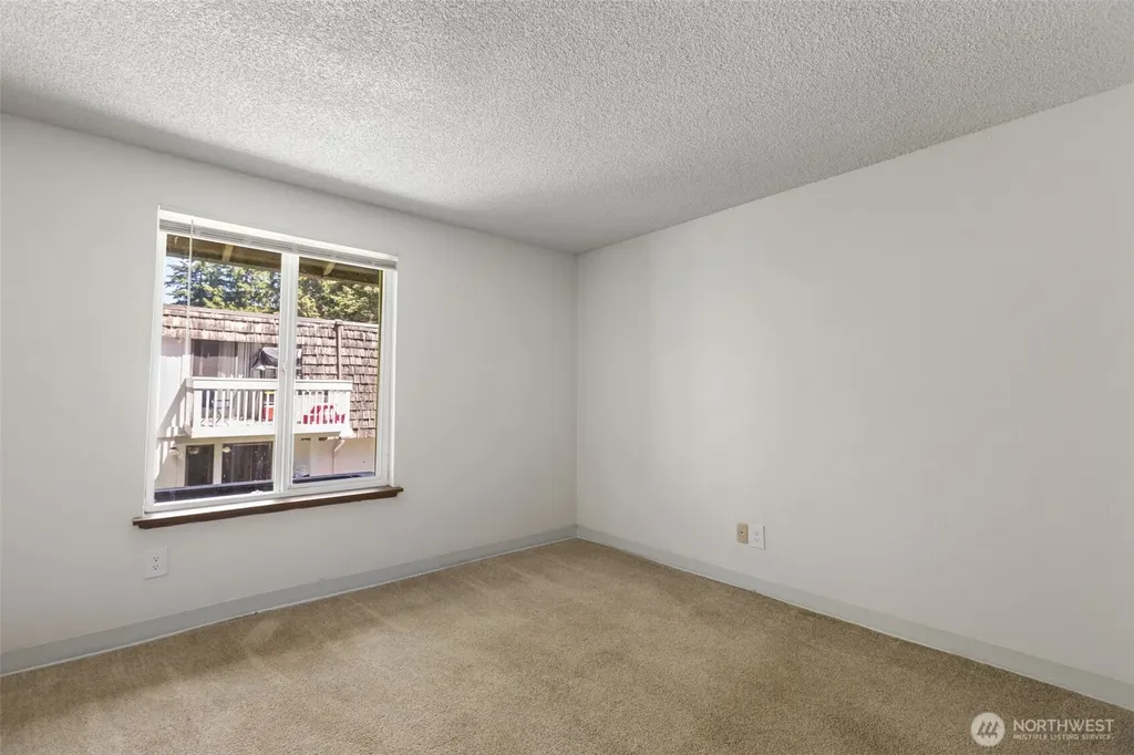 34025 1st Place S Federal Way WA 98003