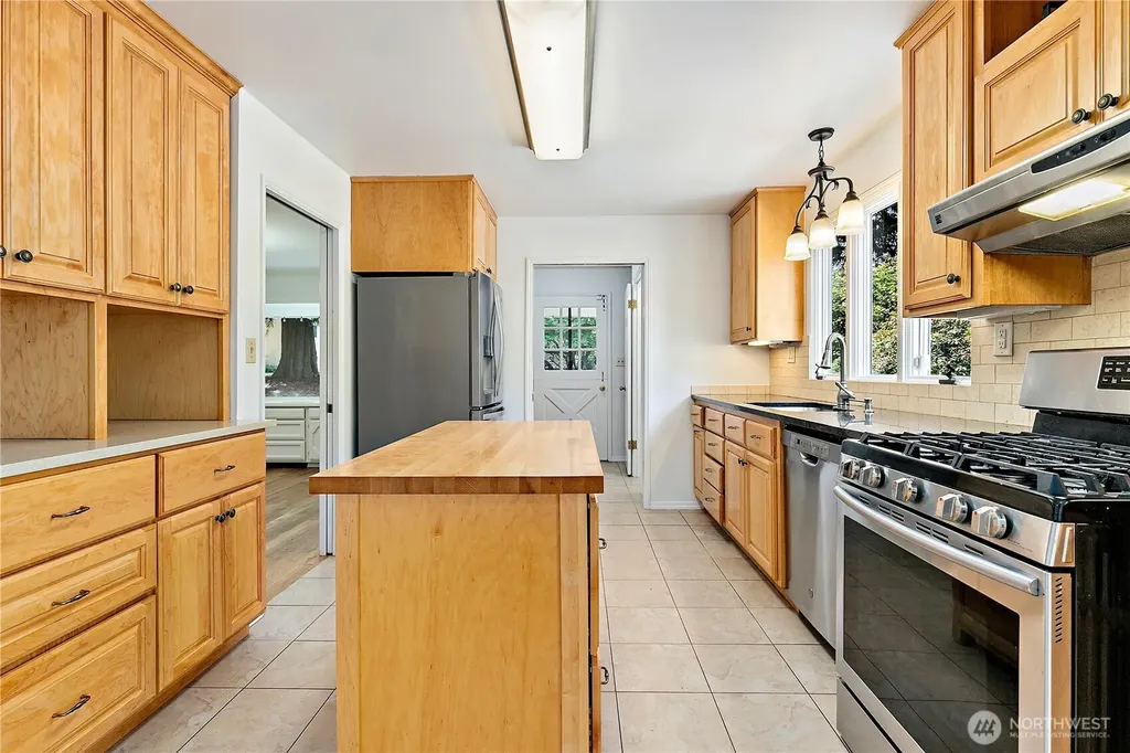 2401 SW 316th Street Federal Way WA 98023