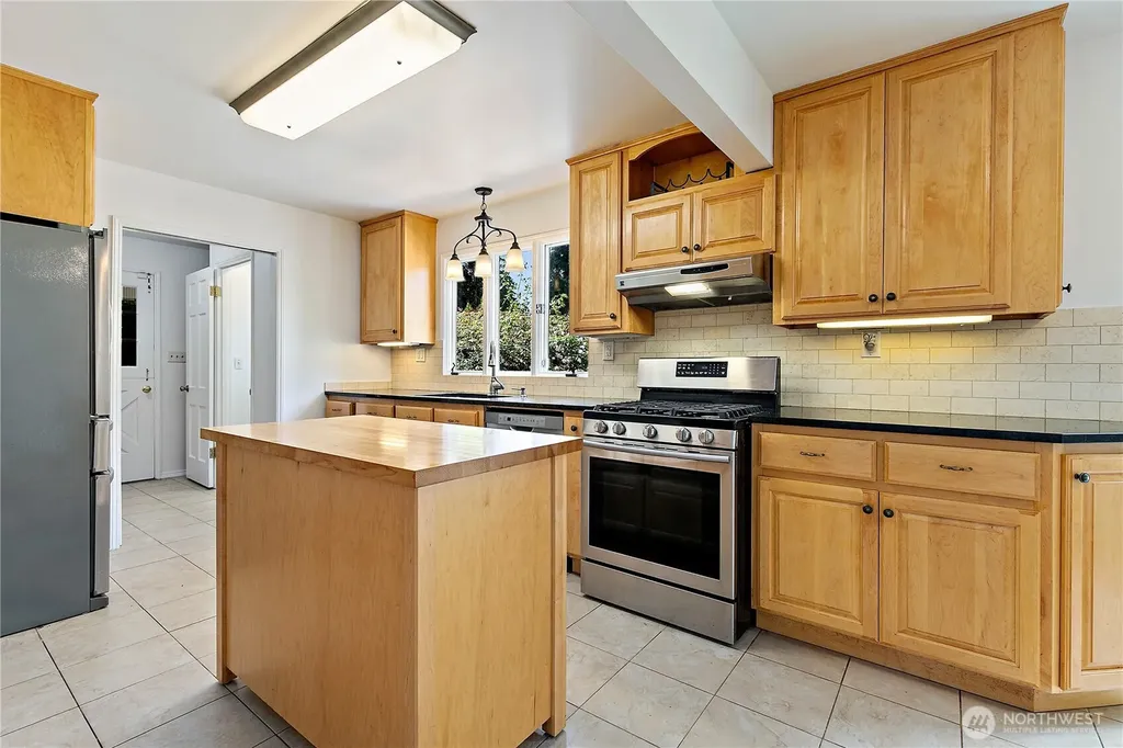 2401 SW 316th Street Federal Way WA 98023