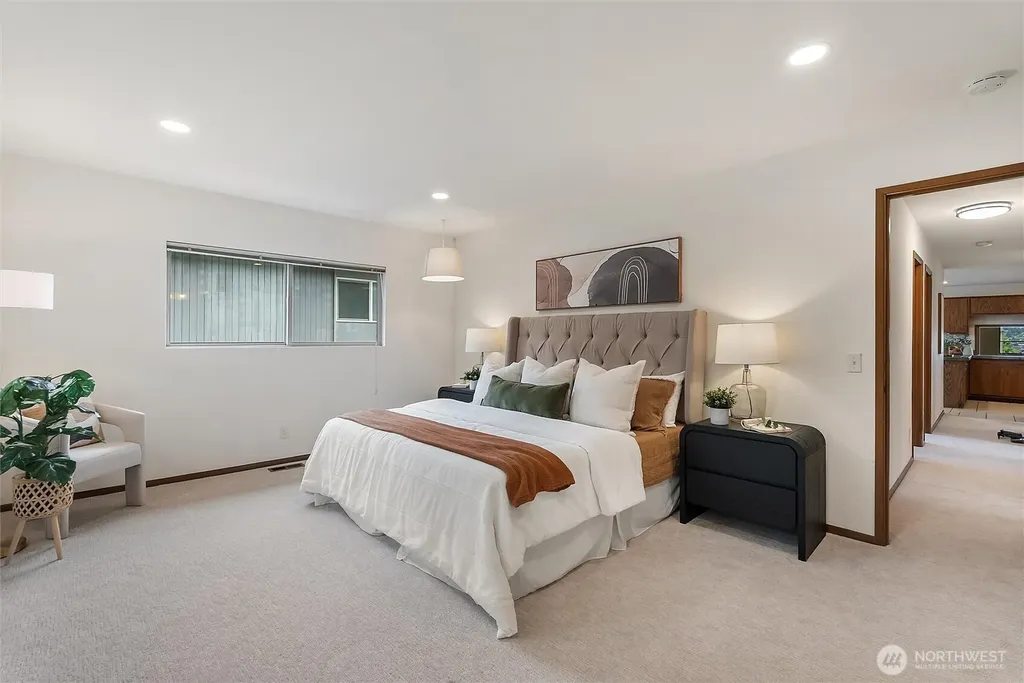 818 W Argand Street Seattle WA 98119
