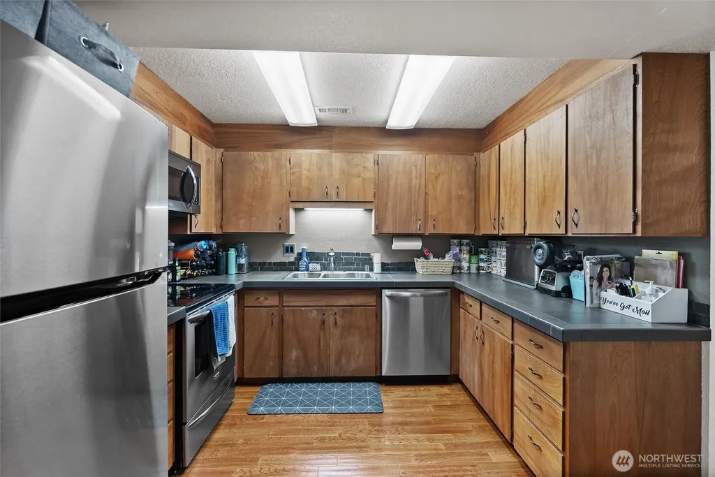 818 W Argand Street Seattle WA 98119