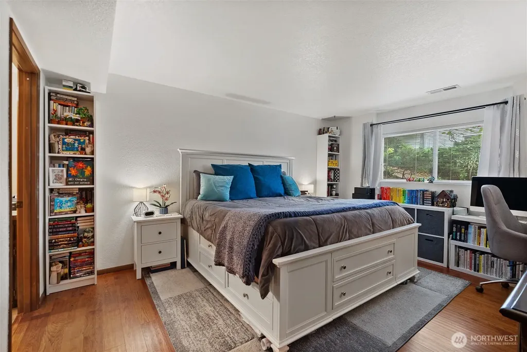818 W Argand Street Seattle WA 98119