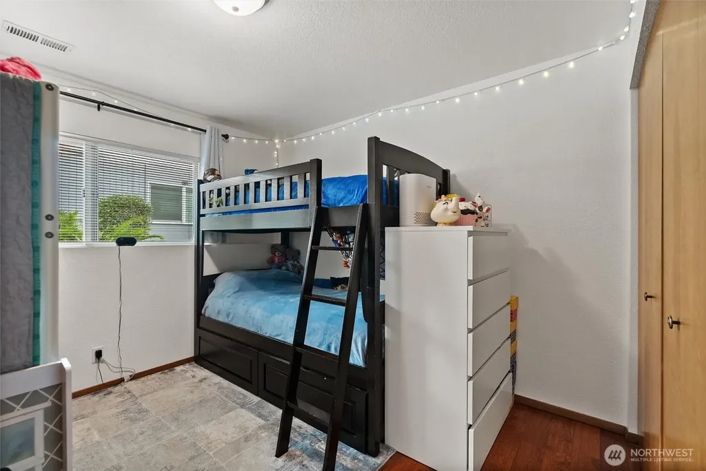 818 W Argand Street Seattle WA 98119