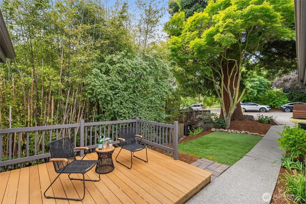 818 W Argand Street Seattle WA 98119