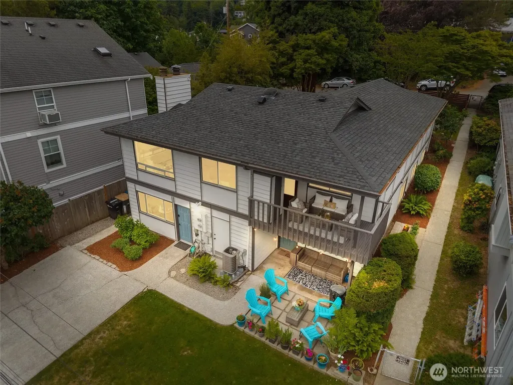 818 W Argand Street Seattle WA 98119