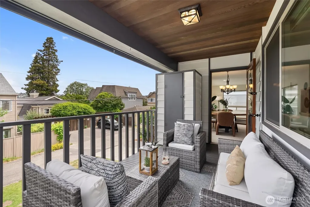818 W Argand Street Seattle WA 98119