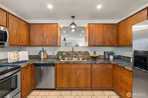 818 W Argand Street Seattle WA 98119