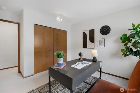 818 W Argand Street Seattle WA 98119