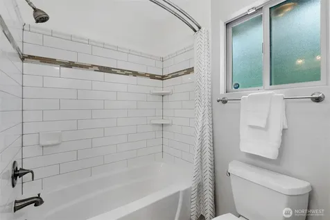 818 W Argand Street Seattle WA 98119