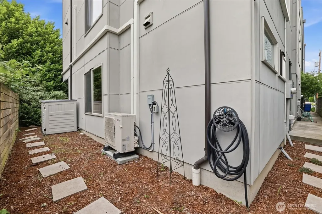 3655 Francis Avenue N Seattle WA 98103