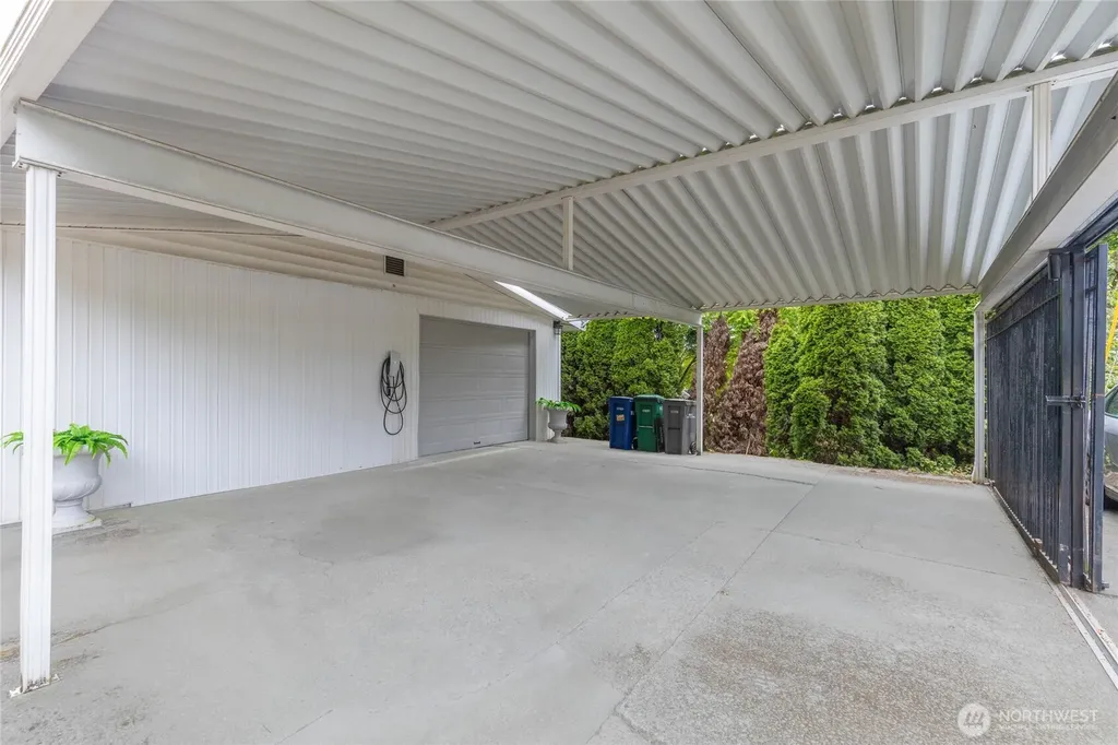 12828 78th Avenue S Seattle WA 98178