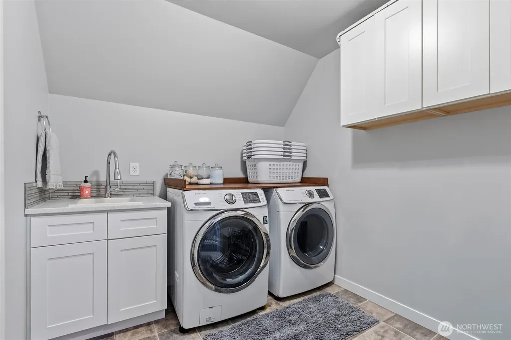 1624 Main Street Lynden WA 98264