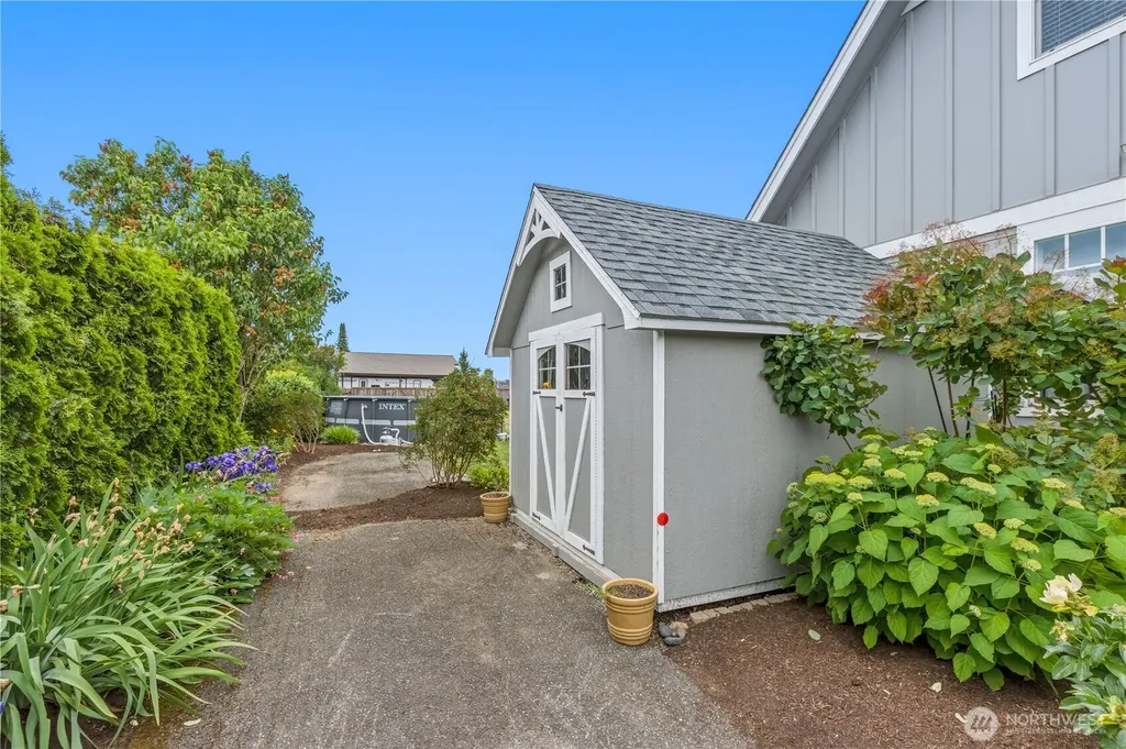 1624 Main Street Lynden WA 98264