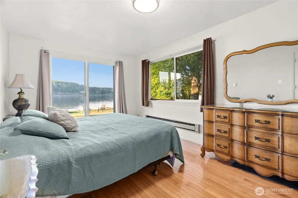 1885 SW Bay Street Port Orchard WA 98366